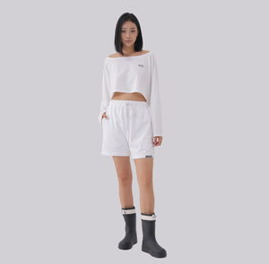 White London Clothing white oversized fit long-sleeved cropped sweatshirt made of 400gsm brushed cotton jersey.